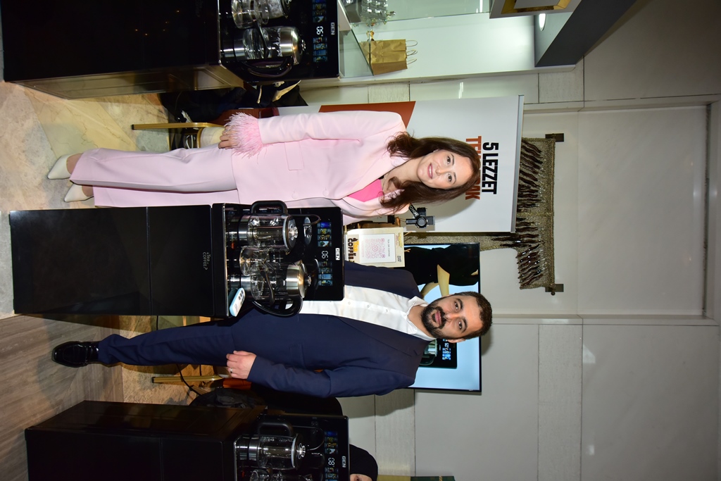 Bollywood I��lt�s�  Raffles �stanbul�u Sard� 